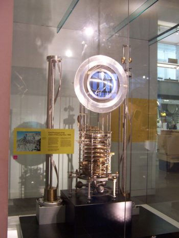 Prototipo del Reloj del Año 10.000 o del Long Now  en el Museo de Ciencias de Londres | Wikimedia Commons. Por: Pkirlin en en.wikipedia [CC BY-SA 3.0]